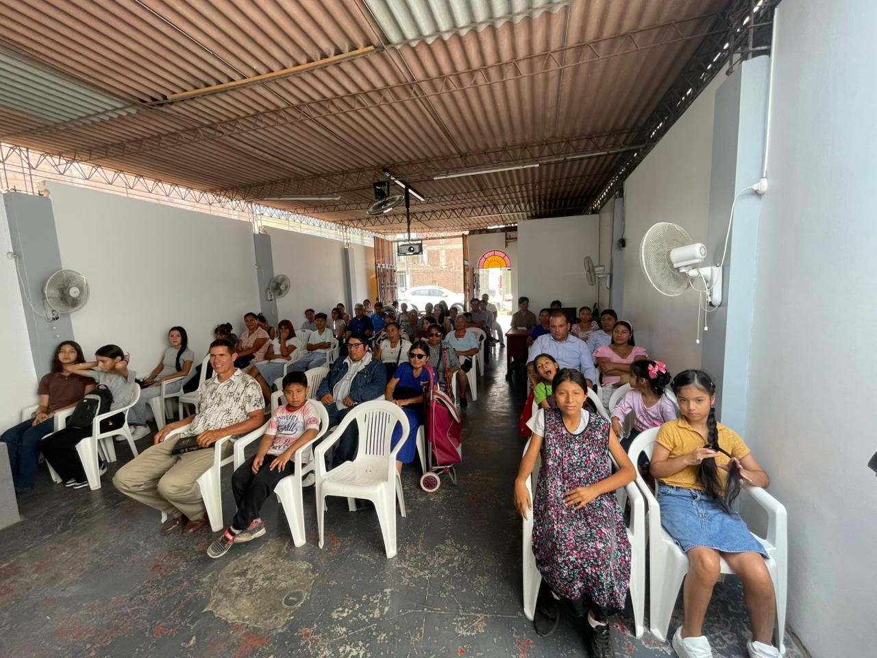 Alameda del Pinar Church of Christ building