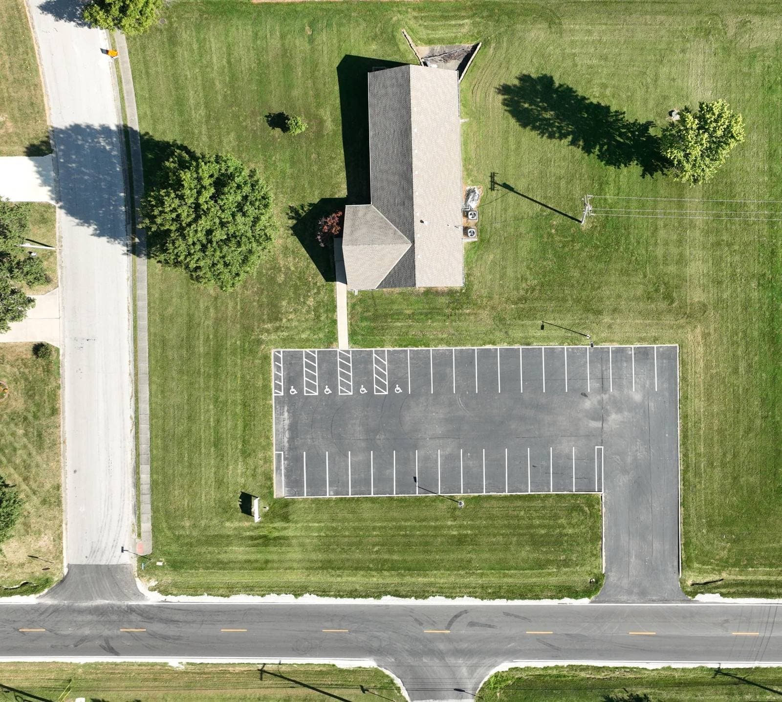 Harrisonville Church of Christ building in Harrisonville